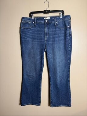 Madewell Mid-Rise Kick Out Jeans Womens Size 33 Blue Cropped Flare Denim